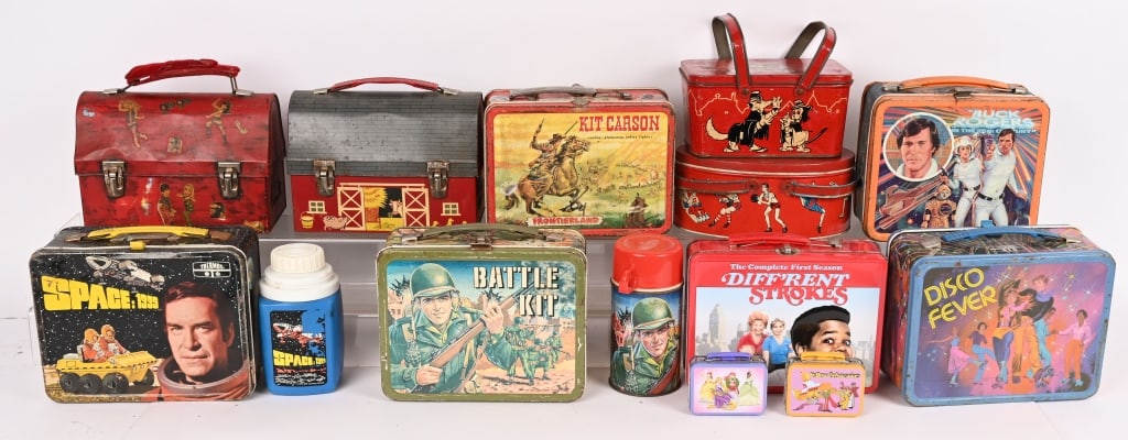 LOT OF VINTAGE LUNCH BOXES (1 of 7)