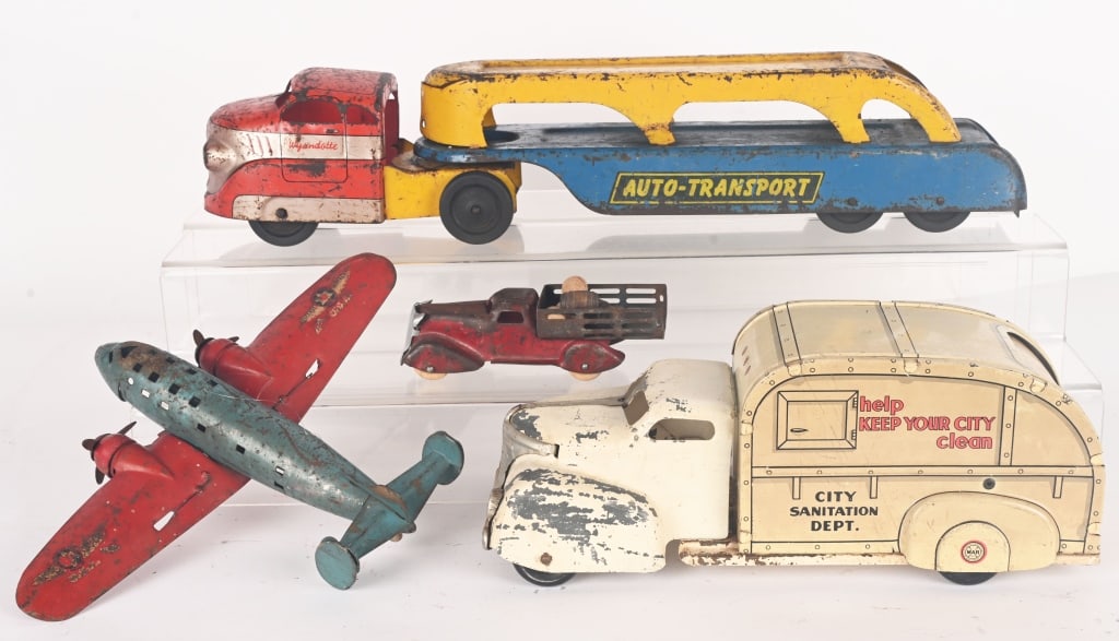 LOT OF PRESSED STEEL TOYS (1 of 6)