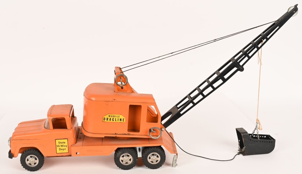TONKA STATE HI-WAY DRAGLINE: All original with nice paint and decals. Will clean to higher grade. 18" Very Good-Excellent