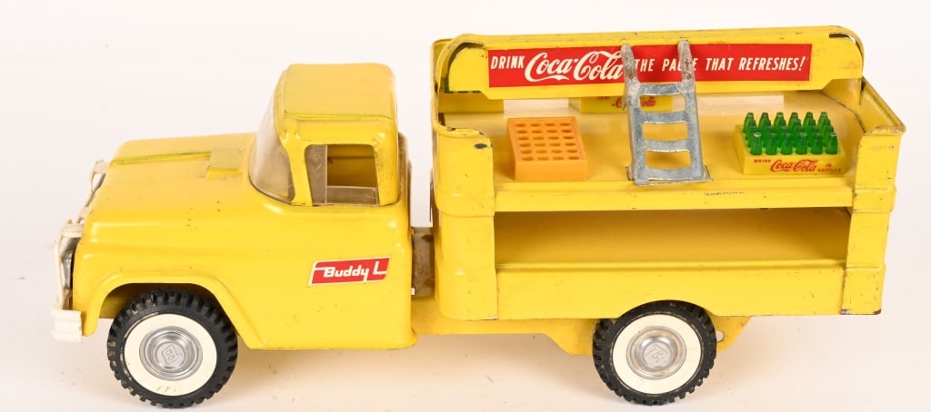 BUDDY L COCA COLA TRUCK: All original with nice paint and decals. Comes with some accessories. 14" Excellent