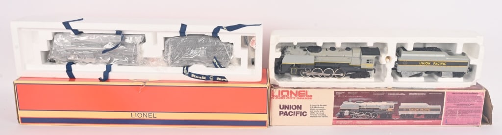LIONEL 18684 & 8002 LOCOMOTIVE & TENDERS w/ BOX (1 of 4)