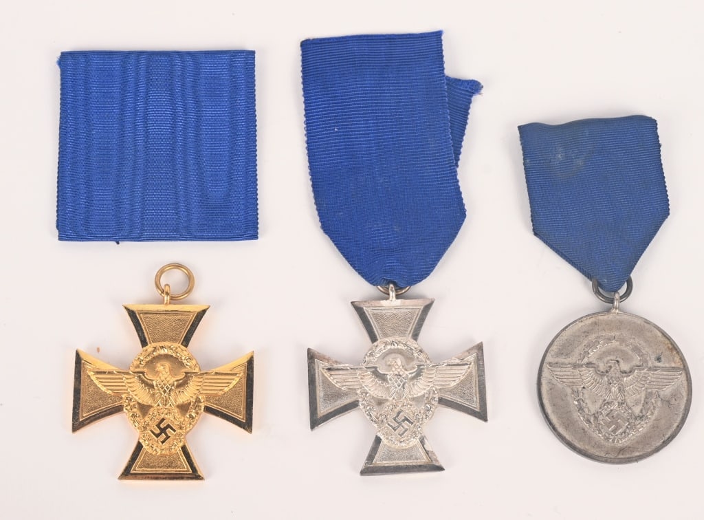 WWII NAZI GERMAN POLICE LONG SERVICE MEDAL LOT WW2 (1 of 7)