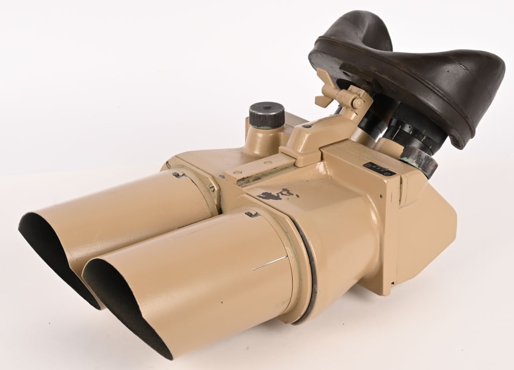 WWII NAZI GERMAN D.F. 10X80 BEH FLAK BINOCULARS (1 of 5)
