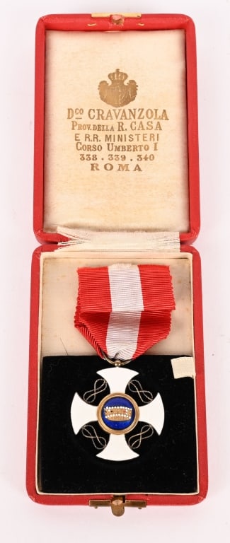 WWII ITALIAN ORDER OF THE CROWN KNIGHT GRADE BOX (1 of 5)