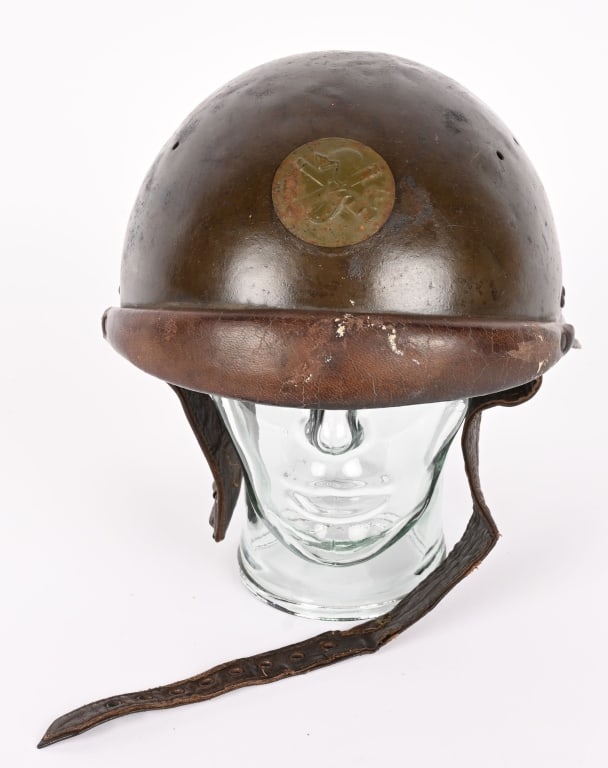 WWII FRENCH M35 PATTERN TANKERS HELMET LINER WW2: This is very difficult type of helmet to find, known as the Chars de Combat helmet or Armored vehicle helmet. Features a steel skull shell with rear visor and front leather brow pad. These helmets wer