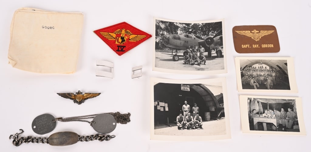 WWII US MARINE CORPS AVIATOR LOT BADGES PHOTOS (1 of 6)
