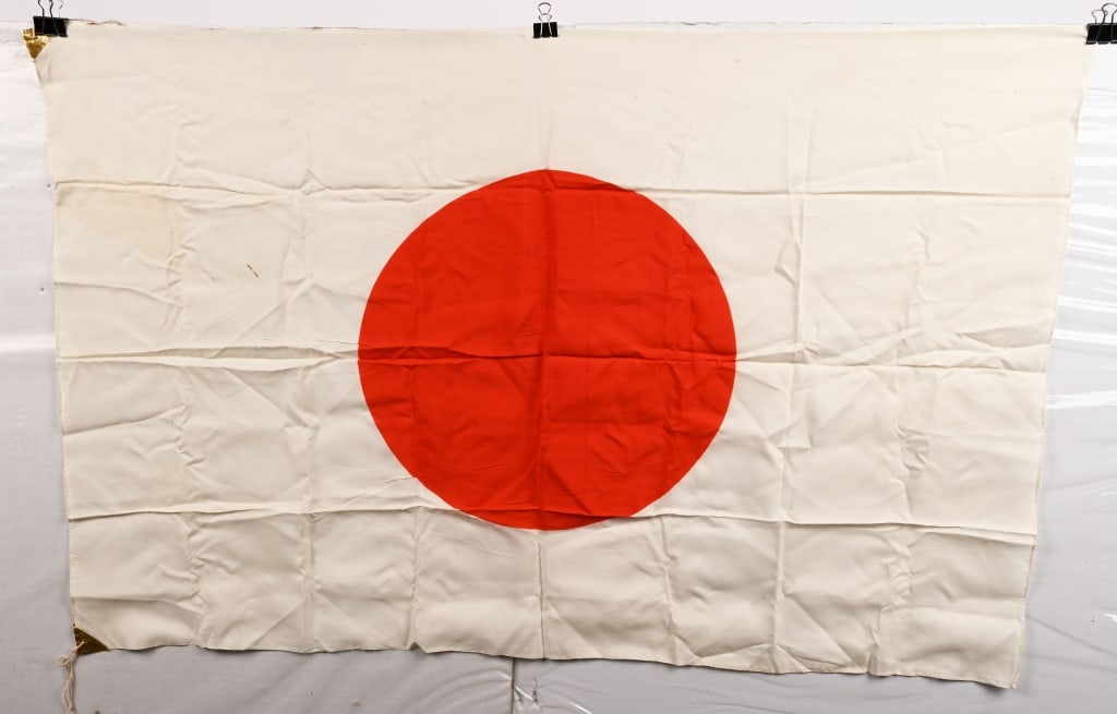WWII JAPANESE LARGE NATIONAL FLAG WITH TIES WW2 (1 of 3)