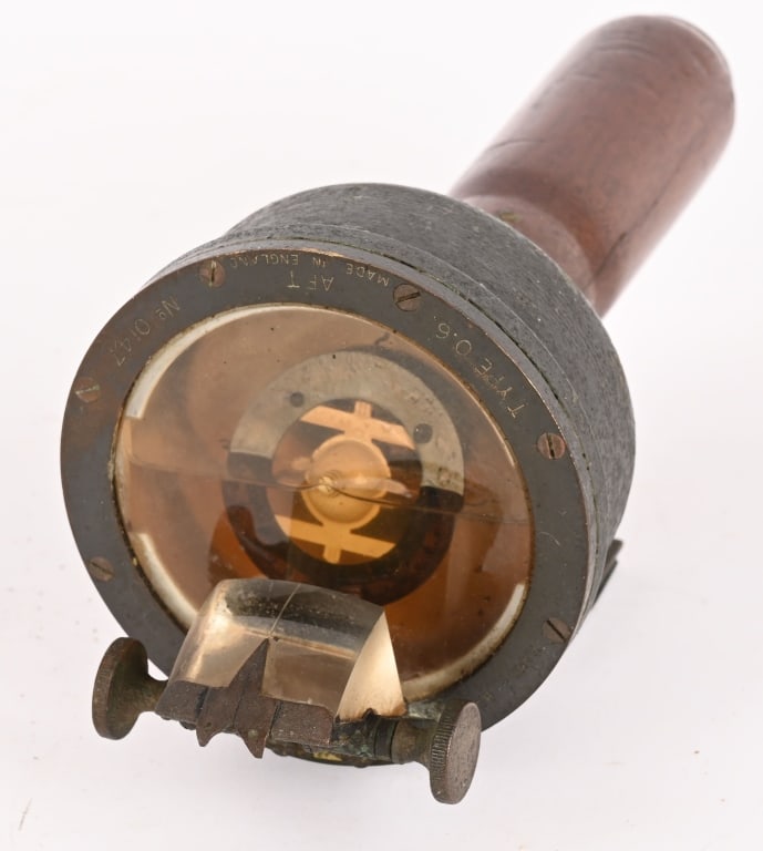 WWII RAF BRITISH BEARING HAND HELD COMPASS TYPE 06 (1 of 4)