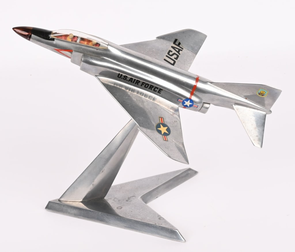 F-4 MCDONNELL DOUGLAS AIRPLANE SHIP MODEL (1 of 5)
