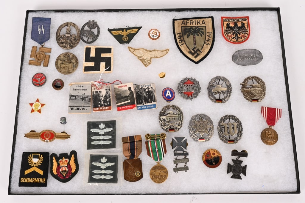 WWII NAZI GERMAN LOT MEDALS BADGES INSIGNIA & US (1 of 8)