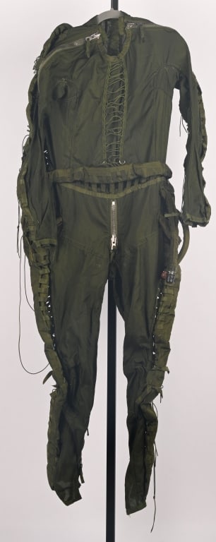 COMMUNIST CHINESE PLA ANTI-G FLIGHT SUIT (1 of 8)