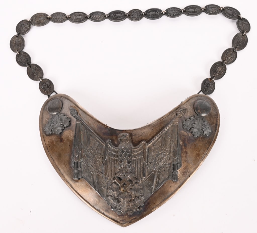 WWII REPRO GERMAN HEER STANDARD BEARER GORGET (1 of 5)