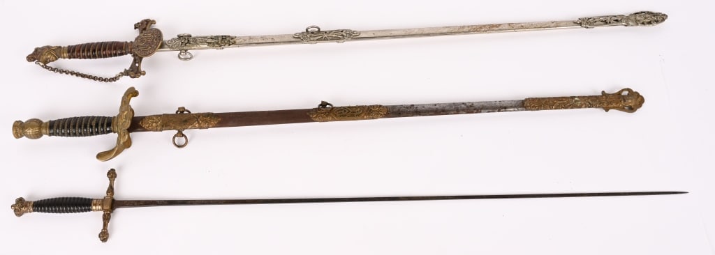 KNIGHTS TEMPLAR SWORD LOT W NAMED BLADES (1 of 8)