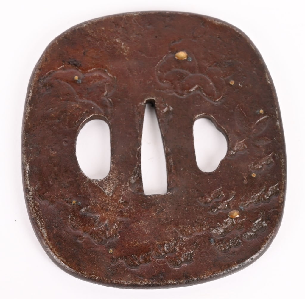 EARLY JAPANESE SWORD IRON TSUBA WITH GOLD ACCENTS (1 of 2)