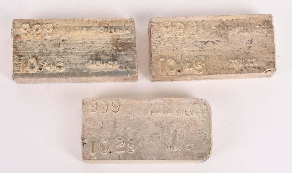 3- 10+ oz. .999 SILVER BARS (1 of 3)