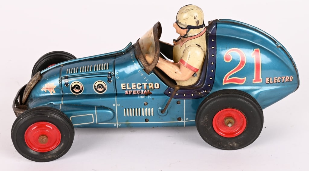 JAPAN BATTERY OP ELECTRO 21 RACER: All original condition. Missing battery cover. Did not work when tested. 10" AS-IS
