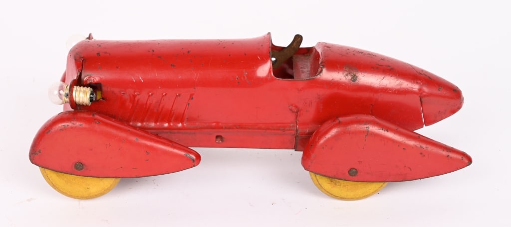 WYANDOTTE SPEEDSTER w/ ELECTRIC LIGHTS: All original with nice paint. Comes with lightbulb lights. 8 1/2" Excellent Provenance: Tar Heel Toys the Dennis Sapp Collection