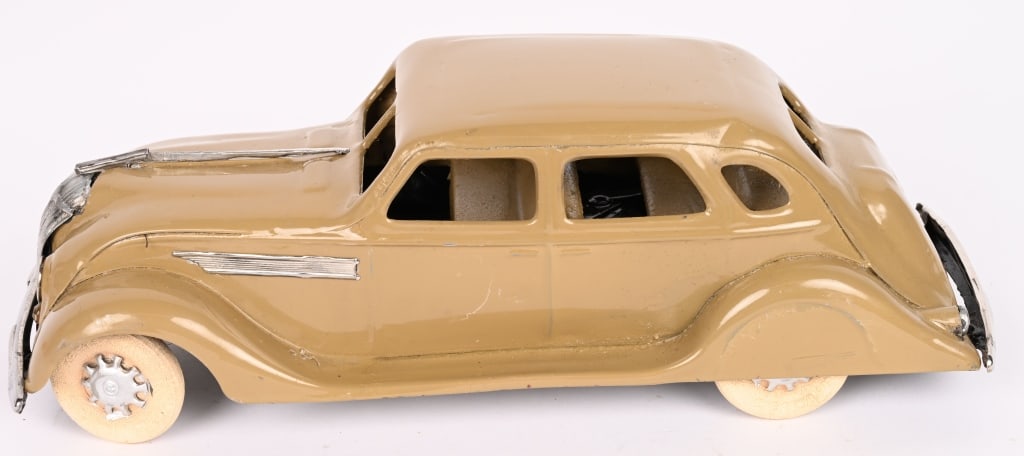 KINGSBURY WINDUP CHRYSLER AIRFLOW (1 of 5)