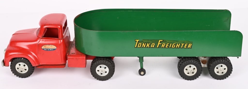 1956 TONKA FREIGHTER SEMI TRUCK: Nice original with good paint and decals. 23" Excellent Provenance: Tar Heel Toys the Dennis Sapp Collection