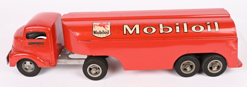 SMITH MILLER GMC MOBILGAS TANK TRUCK (1 of 5)