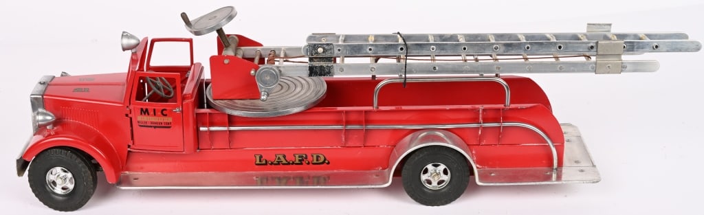 SMITH MILLER LAFD LADDER TRUCK (1 of 5)