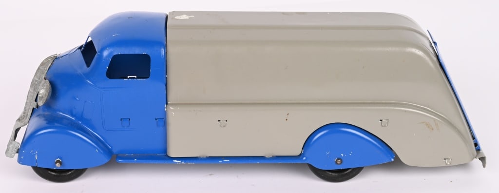 MARX STUDEBAKER CAB OVER TANK TRUCK: Nice solid truck that has been repainted. Has wood wheels. 17" Very Good-Excellent Scarce Buddy L. All original with nice paint. 20" Excellent Provenance: Tar Heel Toys the Dennis Sapp Collection