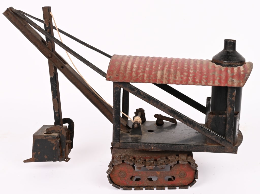 BUDDY L PRESSED STEEL STEAM SHOVEL ON TREADS (1 of 5)