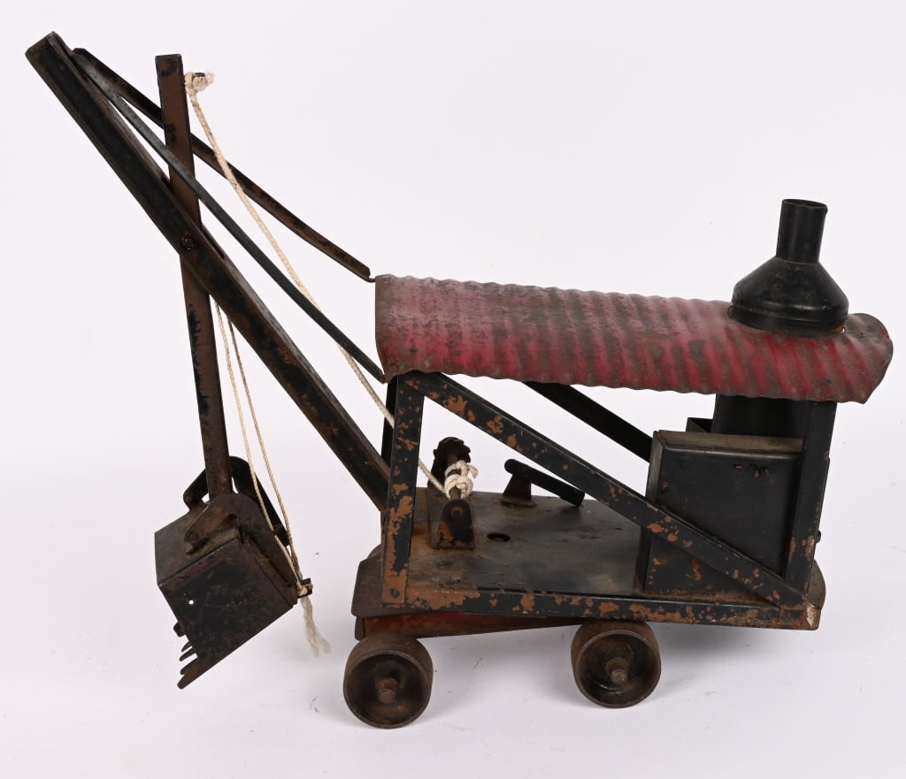 1920s BUDDY L STEAM SHOVEL: All original condition. Perfect to restore or enjoy as is. 18" Very Good Provenance: Tar Heel Toys the Dennis Sapp Collection