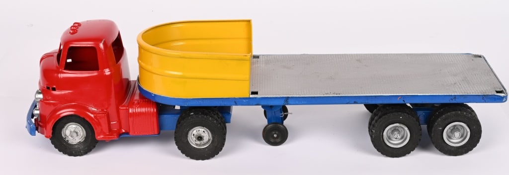 WYANDOTTE CEO TRACTOR AND FLAT TRAILER: Restored condition. Nice colors. 23" Excellent Provenance: Tar Heel Toys the Dennis Sapp Collection