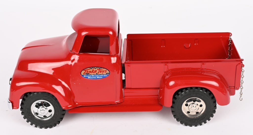 DESALLE TONKA PICKUP TRUCK: Great looking Don Desalle Tonka Pickup Truck. These were made in limited editions. Great looking Truck. 13" Excellent Provenance: Tar Heel Toys the Dennis Sapp Collection
