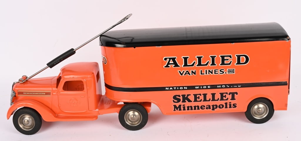 BUDDY L ALLIED VAN LINES MOVING TRUCK: Very nice restored Buddy L Allied Truck. Has private label advertising for Skellet Minneapolis. Very nice toy. 30" Excellent