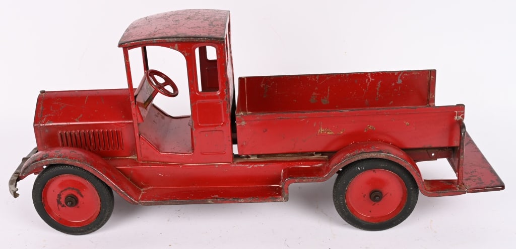 STURDITOY PRESSED STEEL WRECKER TOW TRUCK (1 of 6)