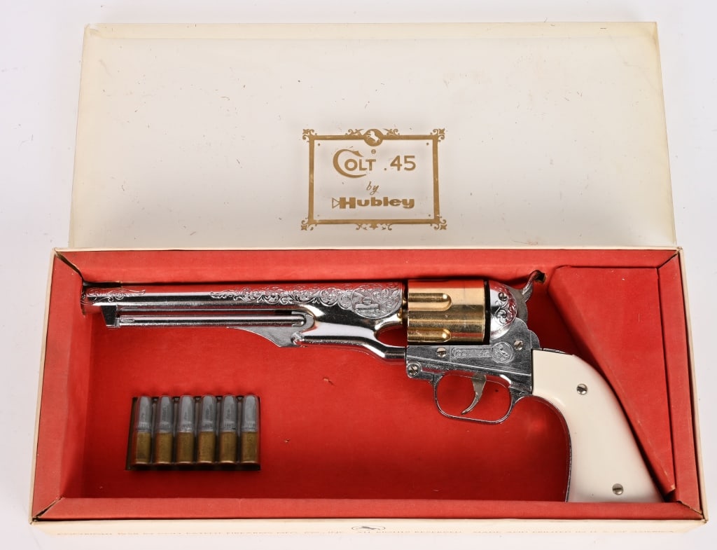 2- CAP GUNS - 4