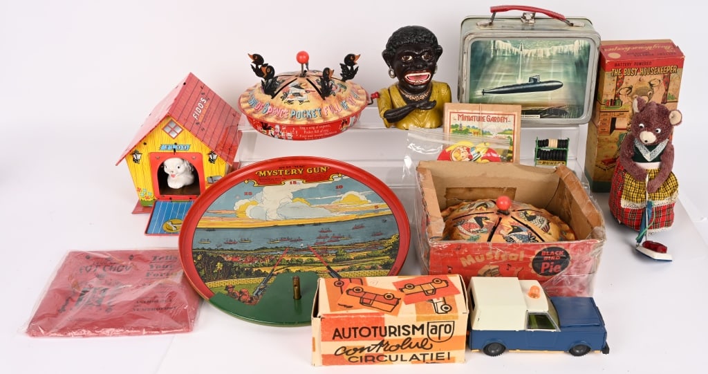 VINTAGE TOYS & MORE: Includes 2 Blackbird Pies, Mystery Gun Game, Fido Dog House, Battery Operated Busy House Keeper with Box, Submarine Lunch Box, Modern Dinah Mechanical Bank, and More. AS-IS