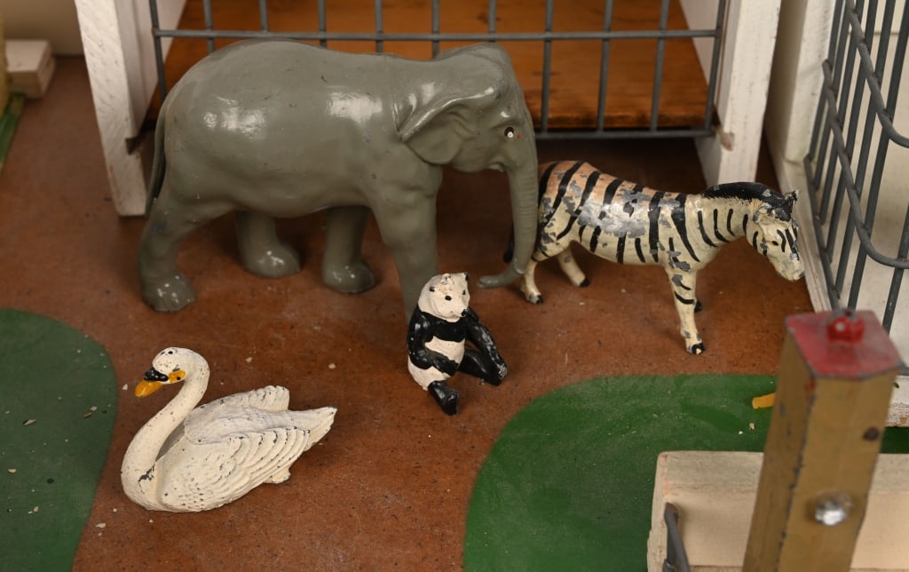 ELF ZOO SET w/ ANIMALS - 4