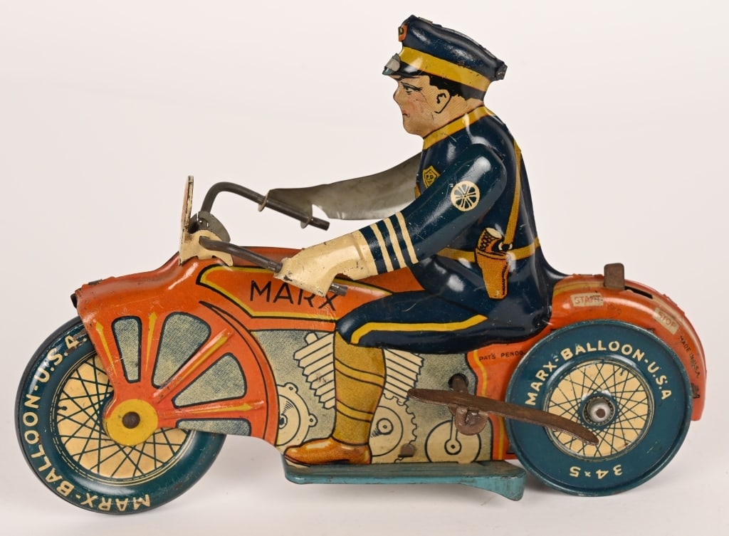 MARX TIN WINDUP BALLOON TIRE COP MOTORCYCLE: All original in nice condition. Works. 8" Excellent