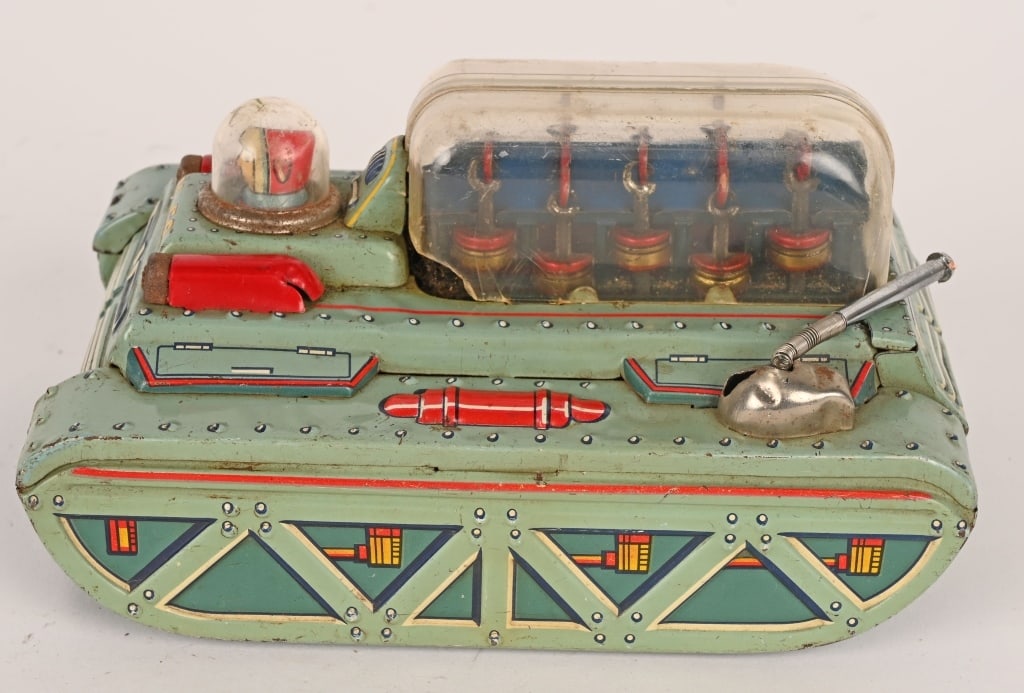 YONEZAWA BATTERY OP MIGHTY EXPLORER: Japan battery operated Mighty Explorer. All original condition. Antenna loose. Bottom has some wear. did not work when tested. 7" Very Good