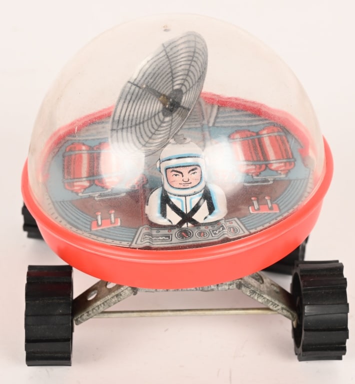 YONE WINDUP STROLLING SPACE STATION - 2