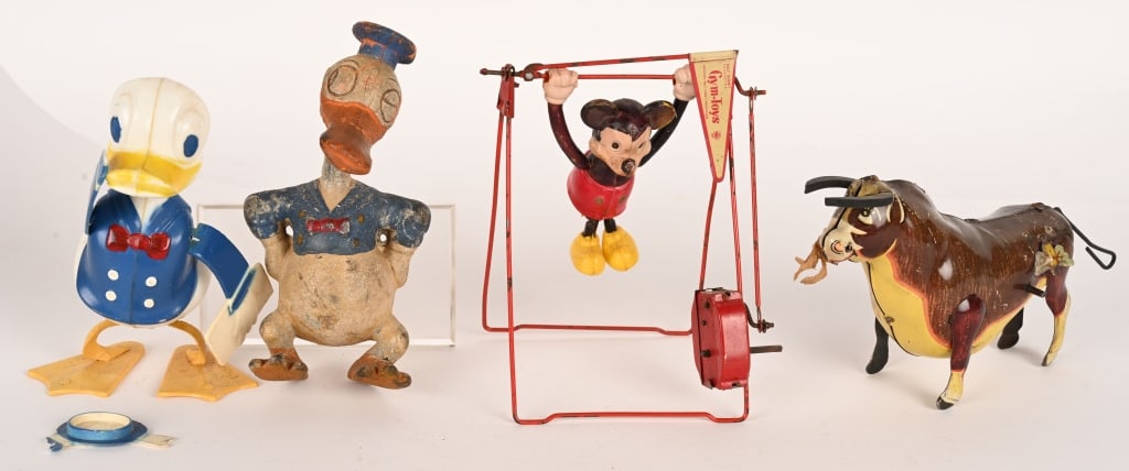 4- VINTAGE WALT DISNEY TOYS (1 of 6)