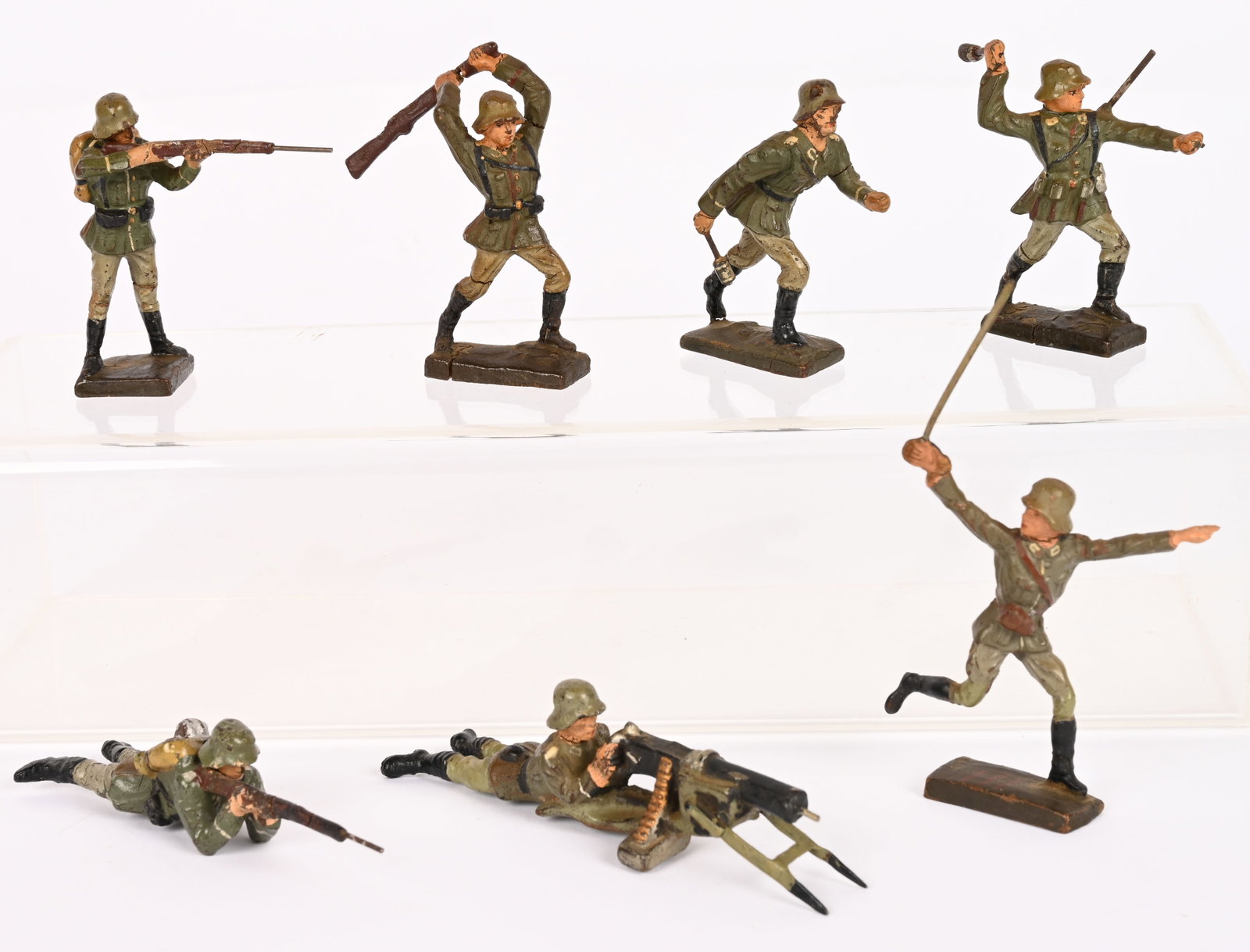 7- ELASTOLIN GERMAN SOLDIERS (1 of 6)