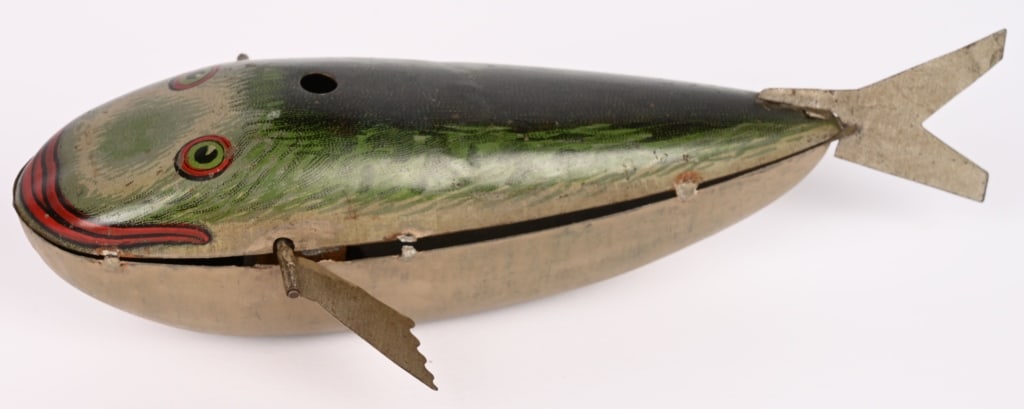GERMAN TIN WINDUP FISH (1 of 4)