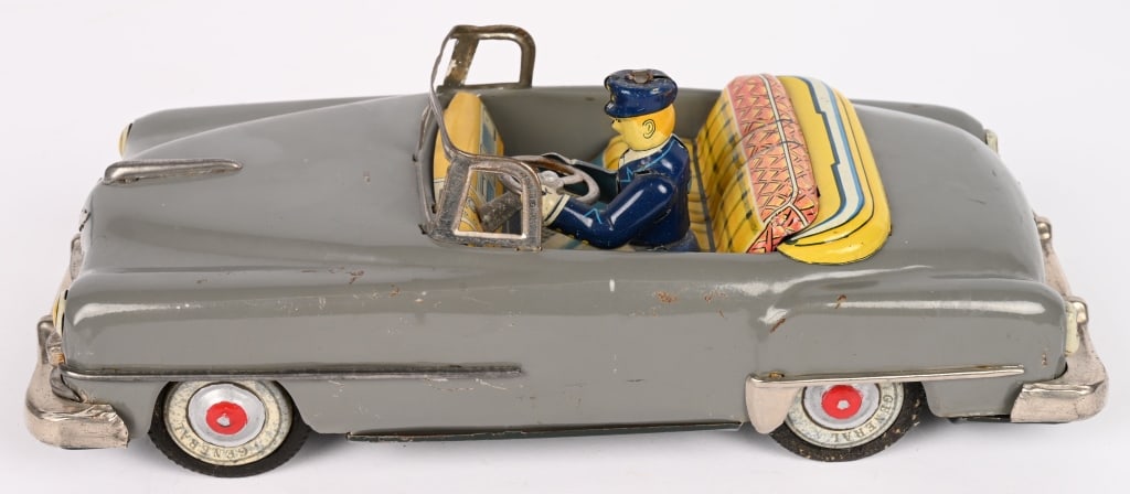 JAPAN TIN FRICTION CAR w/ DRIVER (1 of 5)