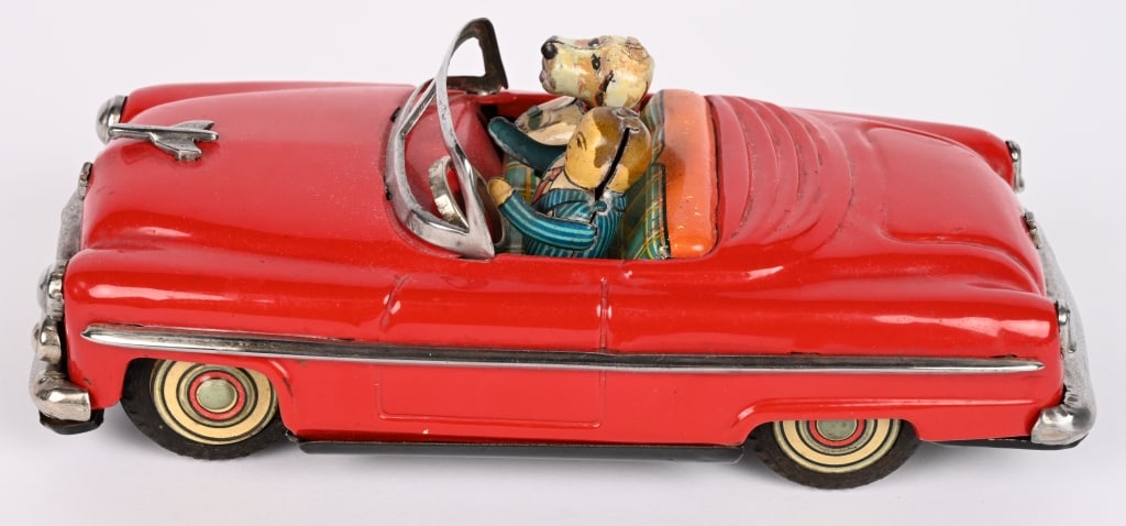 JAPAN TIN FRICTION CHEVY CONVERTIBLE w/ MAN & DOG (1 of 5)
