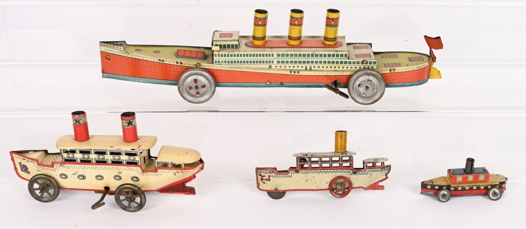 LOT OF TIN TOY SHIPS (1 of 5)