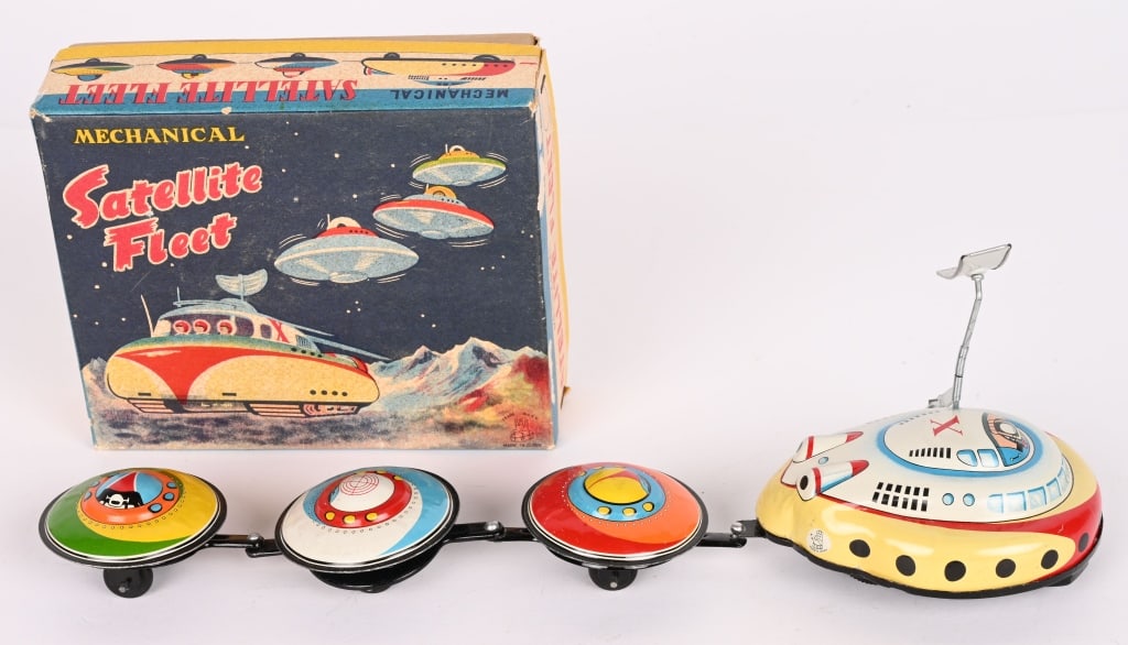 TPS TIN WINDUP SATELLITE FLEET w/ BOX: All original and looks never played with. Windup works. Boxed 6" Excellent