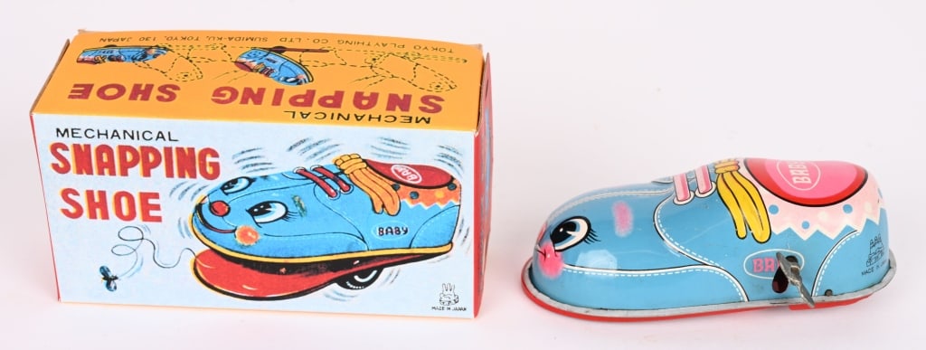 TPS TIN WINDUP SNAPPING SHOE w/ BOX: All original in great shape and works. With reproduction Box. 5" Excellent