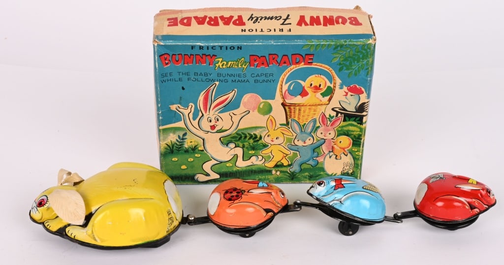 TPS TIN WINDUP BUNNY FAMILY PARADE w/ BOX: All original in nice condition. Works. Boxed 6" Excellent