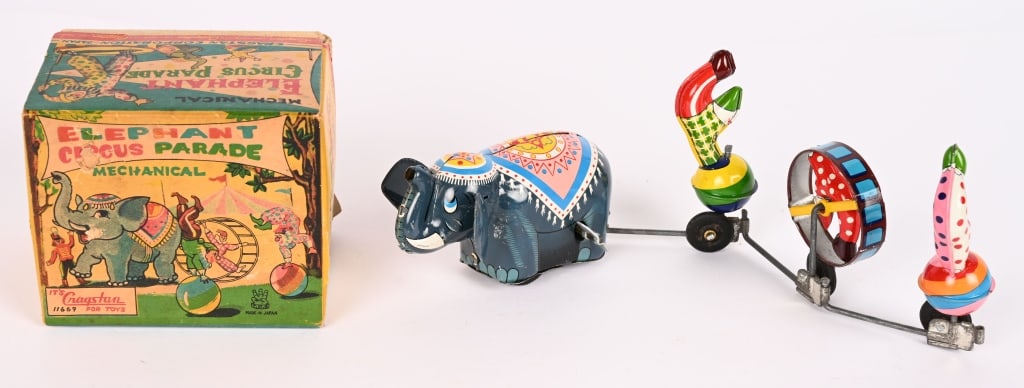 TPS TIN WINDUP ELEPHANT CIRCUS PARADE w/ BOX: All original with nice colors. Windup works. Boxed 11" Excellent