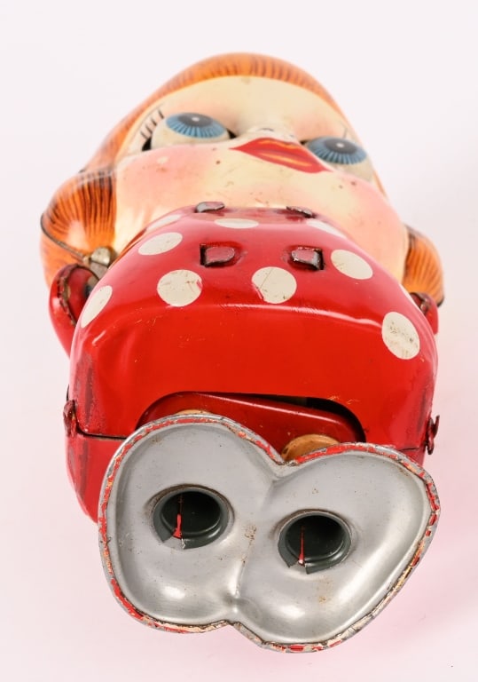 TPS TIN WINDUP COMICAL CLARA - 5