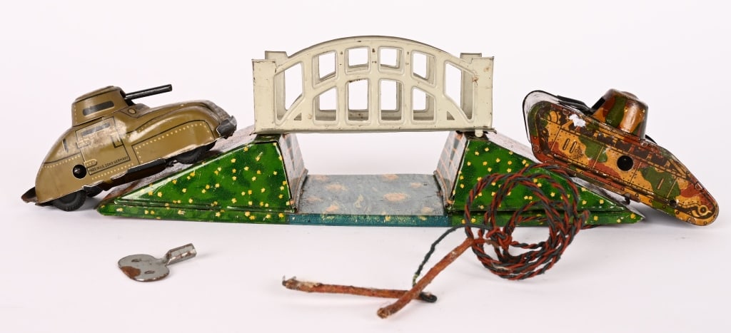 PRE-WAR JAPAN TIN WINDUP EXPLODING BRIDGE & TANKS - 2